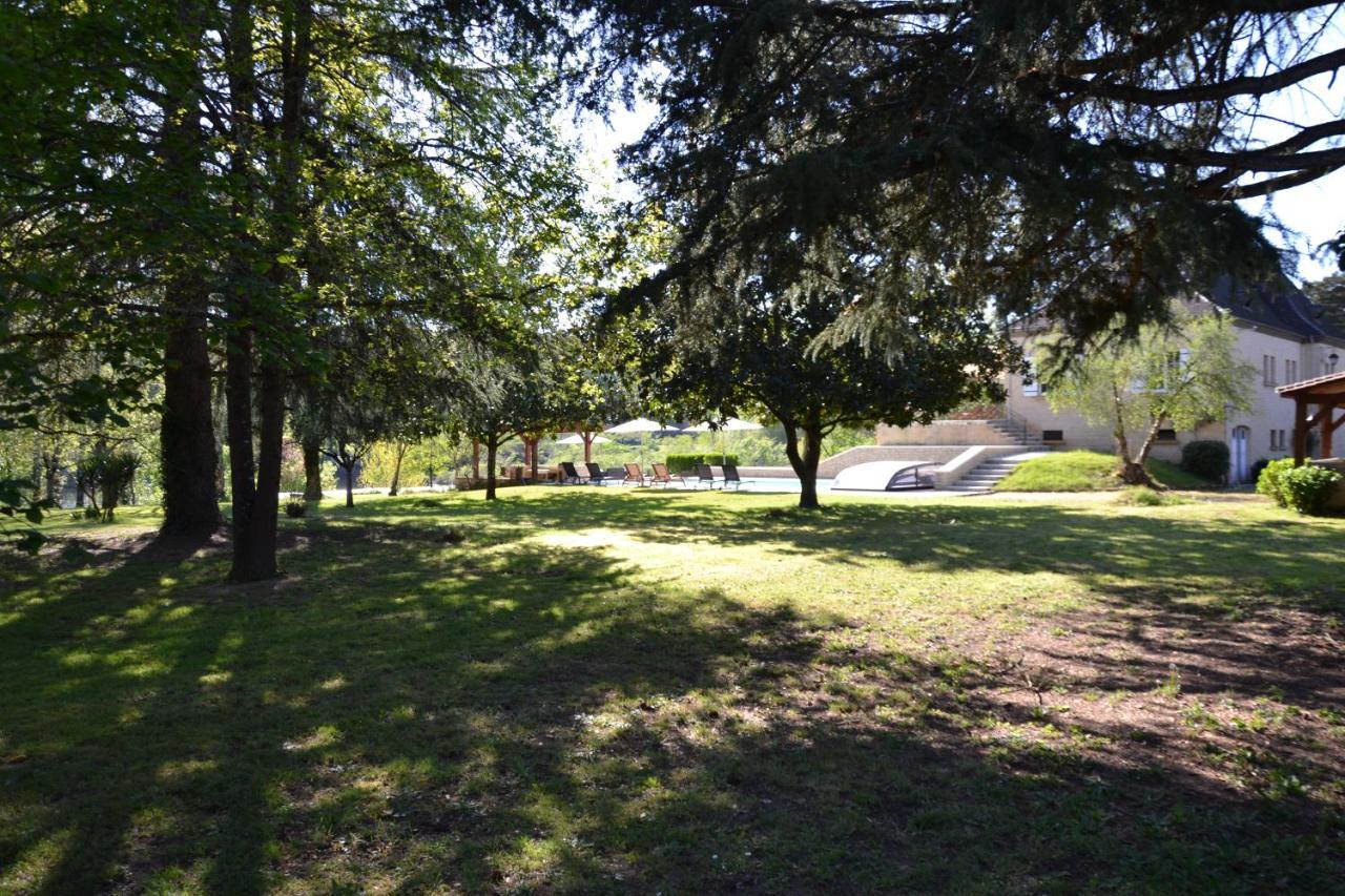 La Noyeraie Du Port D'Enveaux Saint-Vincent-de-Cosse Exterior photo